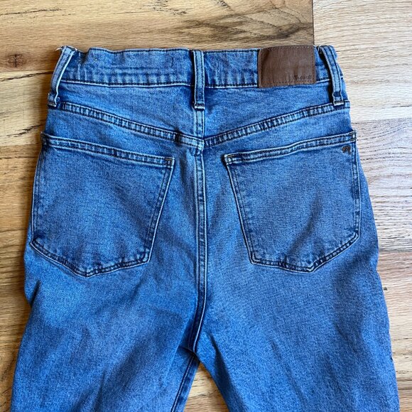 Madewell The MomJean in Light Wash - Picture 9 of 12